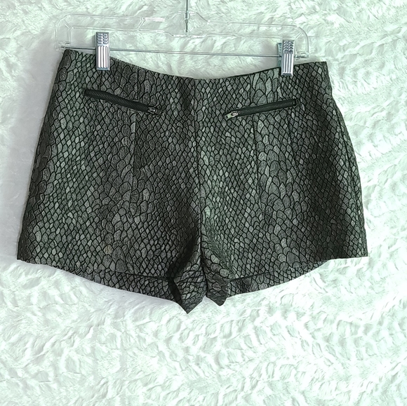 Sans Souci Pants - Sans Souci Shorts Black and Grey Size M